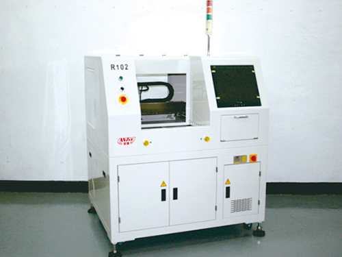 自動裁板機MODEL：R102